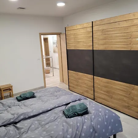 Leisure Apartment *