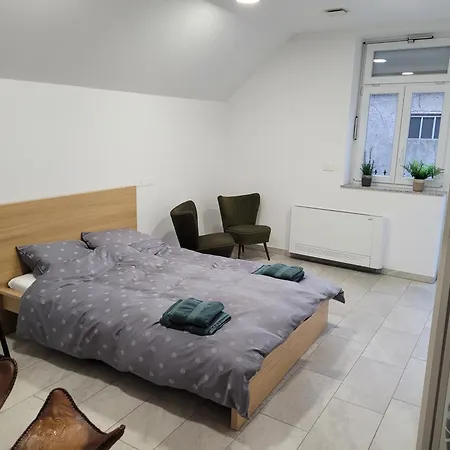 Leisure Apartment *